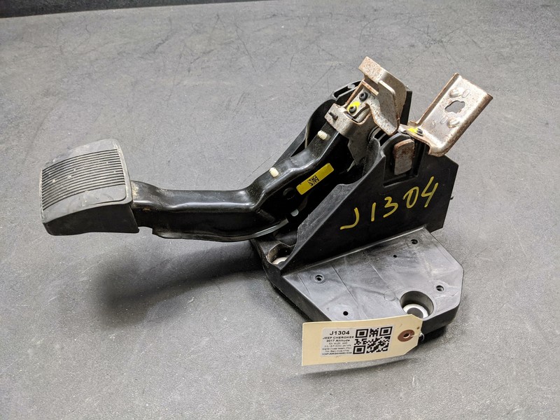Brake Pedal 2017 Jeep Cherokee 4581693AG / 04581650AJ 2014 2015 2016 2018