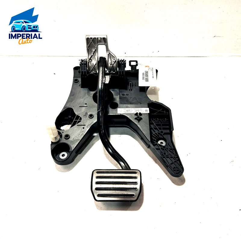 2011-2014 PORSCHE CAYENNE TURBO BRAKE STOP PEDAL W/ BRACKET GENUINE OEM
