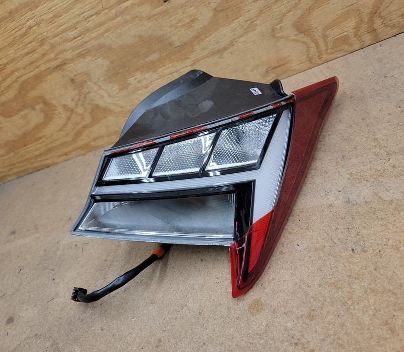 2021 2022 2023 Hyundai Elantra Right Rear Tail Light OEM "DAMAGED "