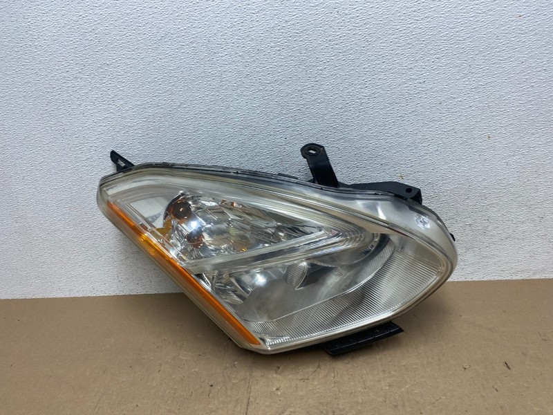 2009-2013 Nissan Rogue Right Passenger Halogen Headlight OEM AE6891 DW