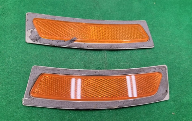 2013 - 2017 BMW 328i 335i F30 Front Bumper Reflectors LH & RH OEM