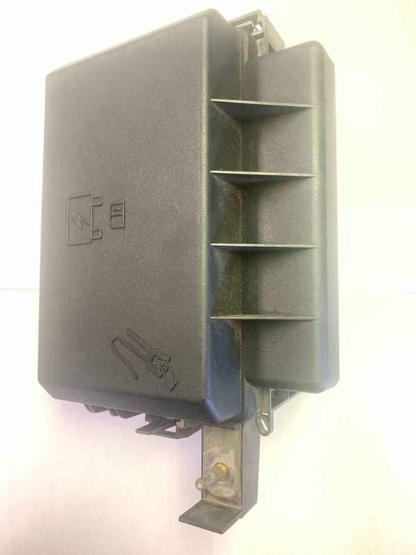 2006 charger engine fuse box no control module oem 4692031al
