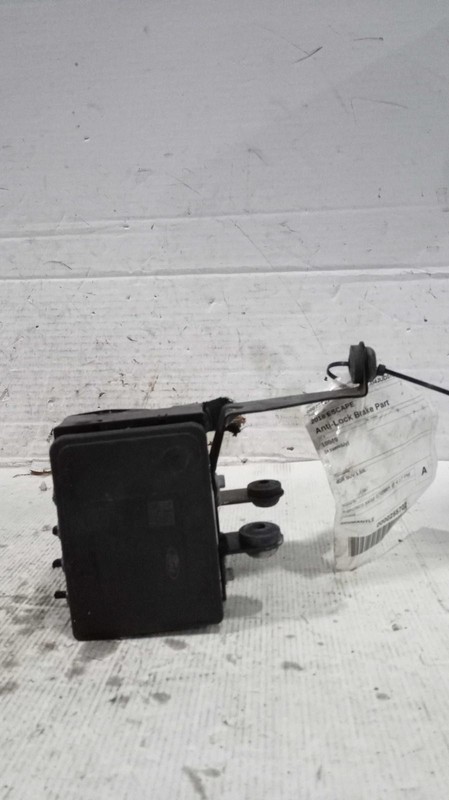 2018 Ford Escape ABS Pump & Motor Assembly OEM 641866 135K Miles White