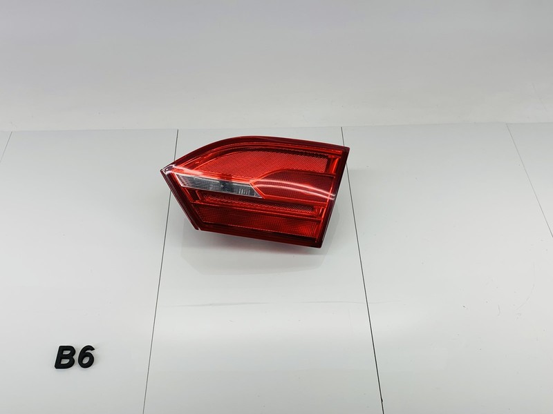 11-14 VOLKSWAGEN JETTA REAR RIGHT SIDE INNER TAIL LIGHT BRAKE STOP LAMP OEM