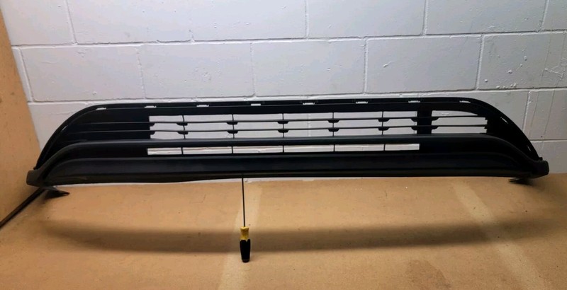 2021 2022 2023 TOYOTA HIGHLANDER FRONT BUMPER LOWER COVER VALANCE OEM