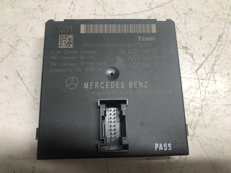 07-09 Mercedes W216 CL550 S550 S63 Central Gateway Control Module 2215408362 OEM