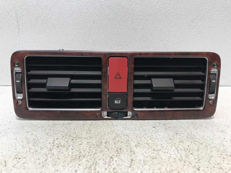03-06 LAND RANGE ROVER HSE DASHBOARD CENTER AIR VENT PANEL OEM