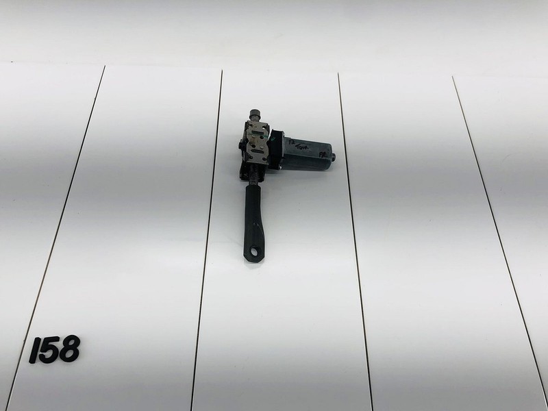 11-17 VOLKSWAGEN TOUAREG FRONT RIGHT SIDE POWER SEAT TILT ADJUST MOTOR OEM