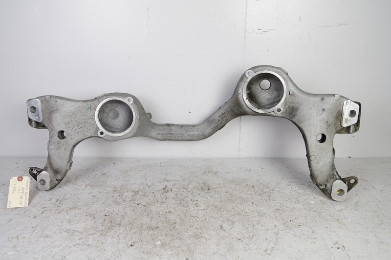 2011-2014 Porsche Cayenne S GTS 958 4.8 V8 Engine Holder 7P5199207A