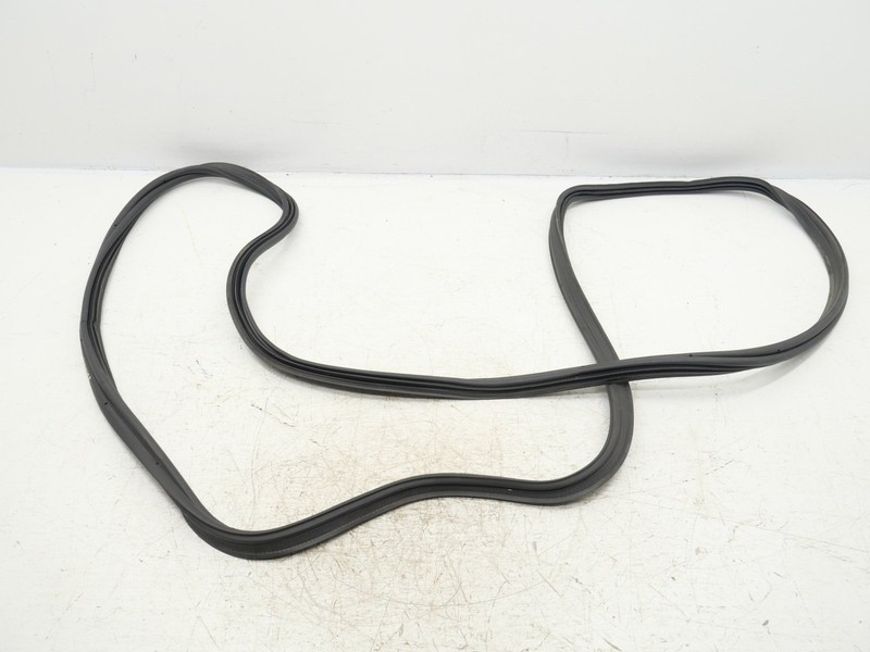 2016 Chevrolet Corvette C7 Z51 Trunk Deck Lid Weather Strip Seal PN 84006189