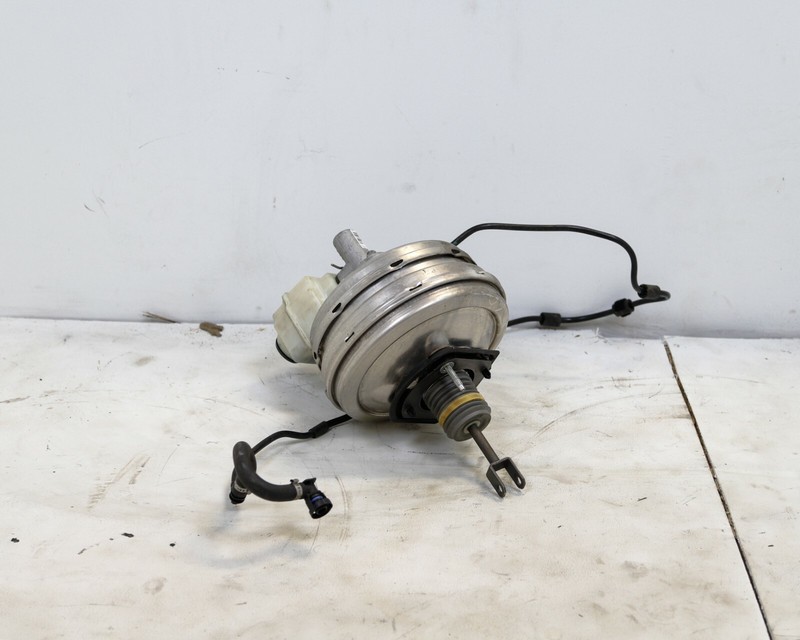 BMW 550 650 750 Brake Booster Servo Unit Master Cylinder F01 F02 F06 F07 F10 F12