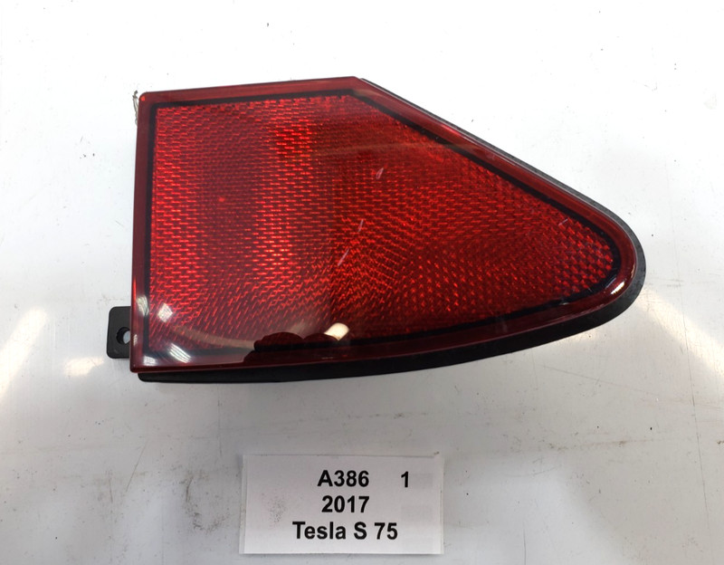 ✅ 12-23 OEM Tesla Model S X Rear Right Passenger Tail Light Charge Reflector*