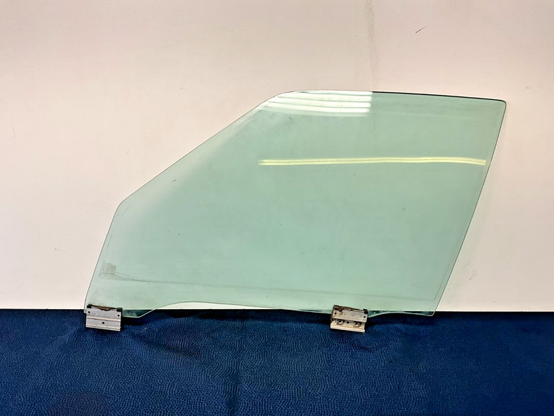 84–91 BMW E30 318i 325i Front Left Driver Side Door Window Green Glass Sedan OEM
