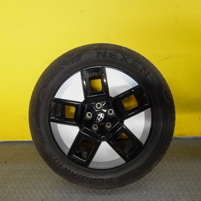 2024-2025 HYUNDAI SANTA FE WHEEL TIRE 235/60R18 OEM 52972P7130