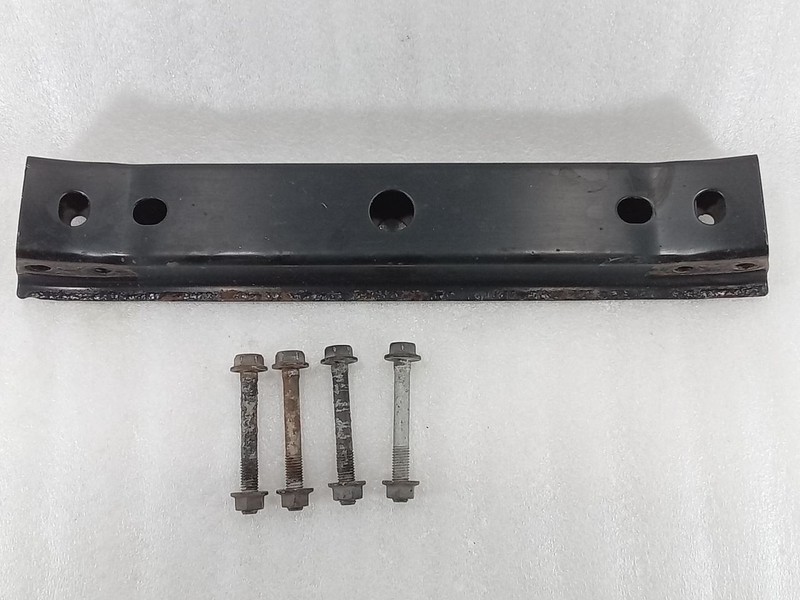 2013-2018 Chevrolet Colorado Crossmember Bracket Support 15163518