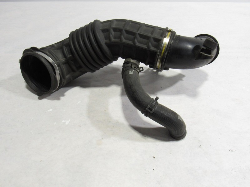 18-21 Aston Martin Vantage 2019 Right Air Cleaner Intake Duct Pipe Hose Line :A