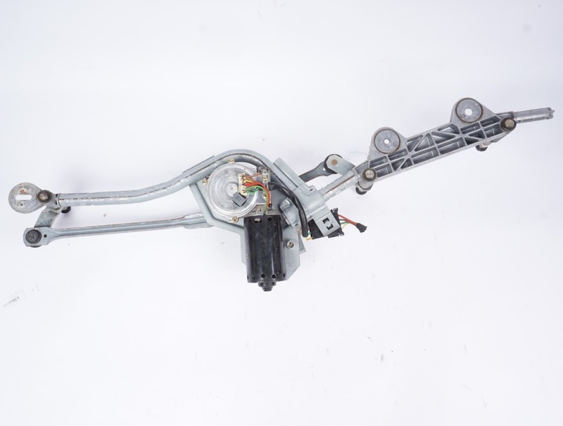 2003 - 2012 Mercedes R230 SL500 Front Windshield Wiper Motor And Link 0390241442