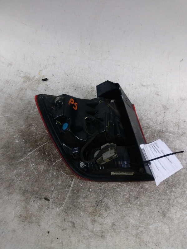 2018 Dodge Journey Right Tail Light Assembly Red OEM 263040 Used 225K Miles
