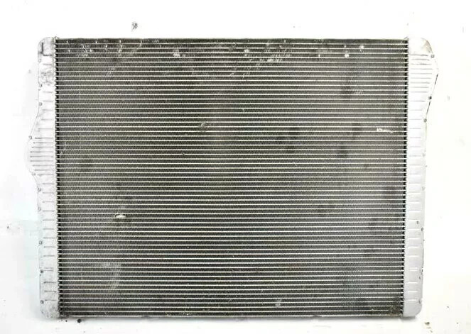 11-16 BMW 550i Engine Main Cooling Radiator 8645878 OEM