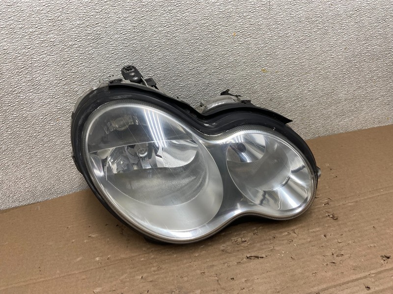 2005 to 2007 Mercedes-Benz C-Class Right Passenger Side Headlight AB1474 DW