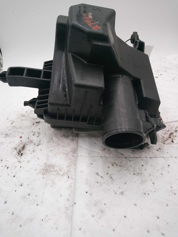 2022 Nissan Rogue Sport Air Cleaner Assembly OEM Grey 2.0L 89000 Miles