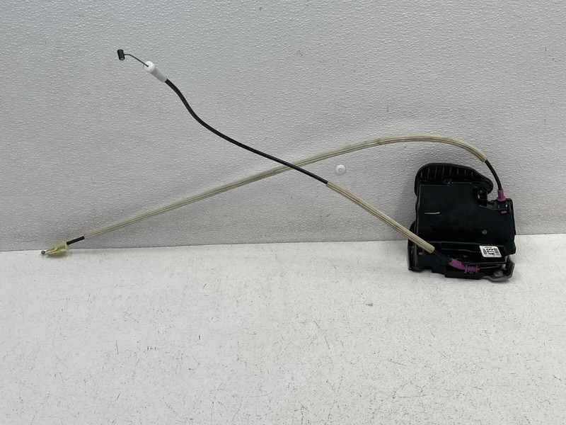16 17 18 Chevrolet Camaro SS Front Right Pass Door Lock Latch Actuator 1547 OEM