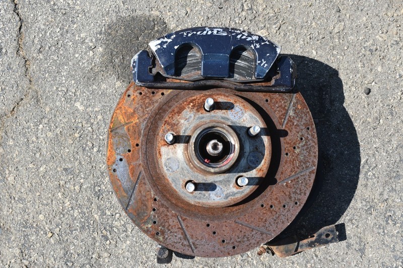 1988-92 Firebird TRANS-AM 1LE FRONT SPINDLE LH Steering Knuckle W/ CALIPERS