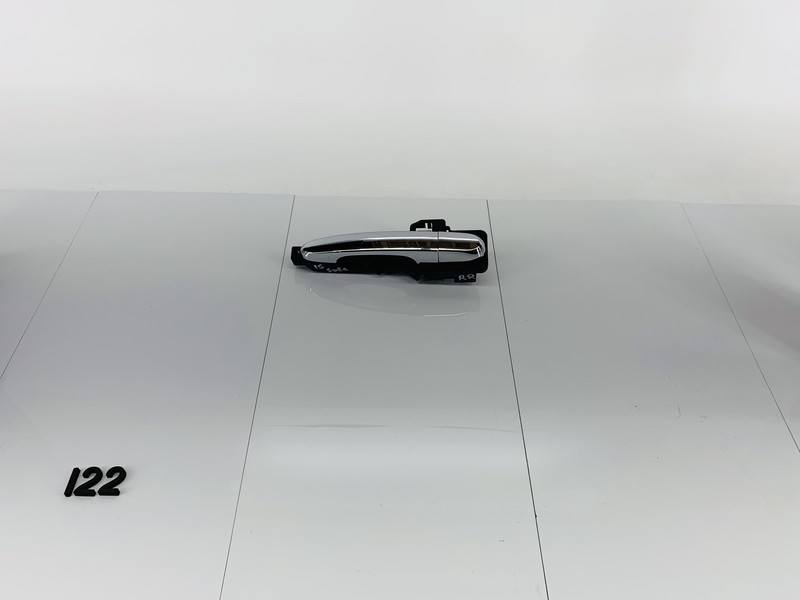 2015 KIA SORENTO REAR RIGHT SIDE EXTERIOR DOOR HANDLE & BRACKET CHROME OEM