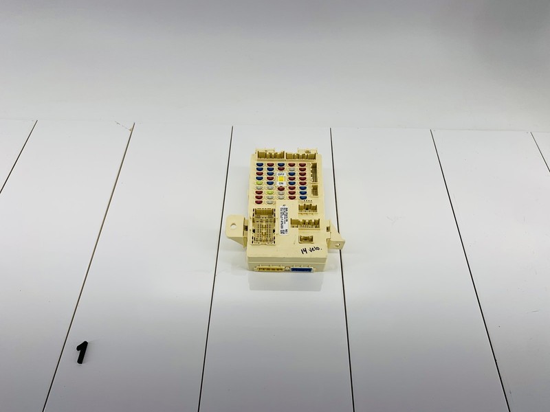14-16 HYUNDAI VELOSTER 1.6L L4 FWD BODY CONTROL COMPUTER MODULE FUSE BOX OEM