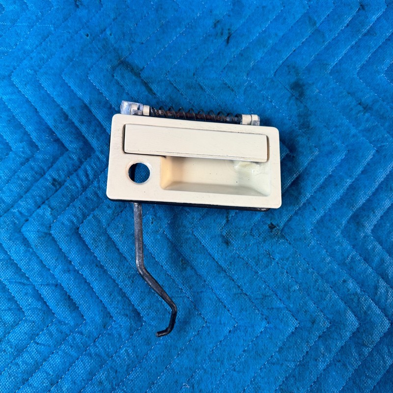 1989-1991 Chrysler TC Maserati Exterior Door Handle Right Passenger Side 46k oem