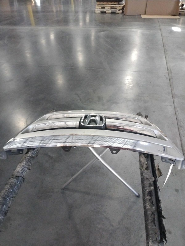 2005-2007 Honda Odyssey OEM Silver Grille, Used, 133K Miles, Warranty Included