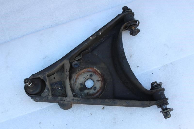 1977 MERCEDES 450SL R107 LEFT DRIVER SIDE FRONT LOWER CONTROL ARM