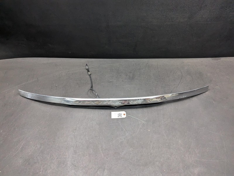 Rear Tailgate Molding 2018 Ford Explorer FB5Z-7842512-AB 2016 2017 2019