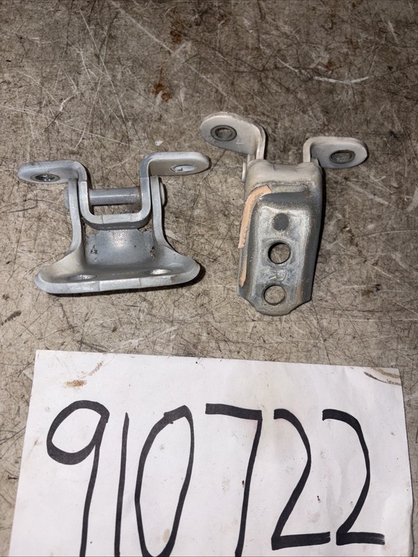2007-09 LEXUS RX350FRONT RIGHT SIDE DOOR UPPER & LOWER HINGE OEM SET