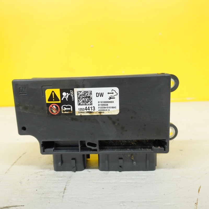 2018-2024 CHEVROLET TRAVERSE RESTRAINT CONTROL MODULE BCM ECM ECU OEM 13534413
