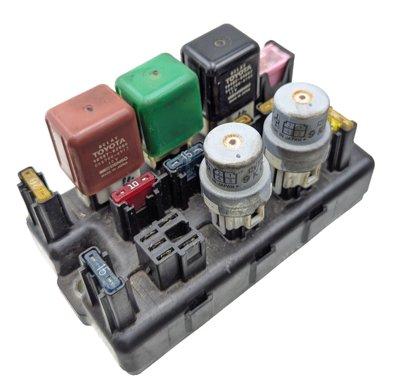 OEM 1994 Lexus LS400 ENGINE BAY FUSE BOX 82670-50020