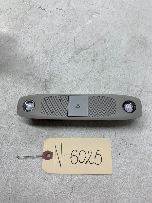 TESLA MODEL 3 FRONT DOME OVERHEAD LIGHT HAZARD SWITCH 1092573-90-H 6025 B140