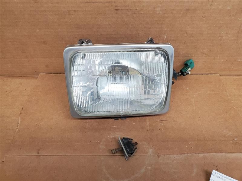 Driver Headlight Sealed Beam Halogen Fits 05-10 FORD F250SD PICKUP 274865