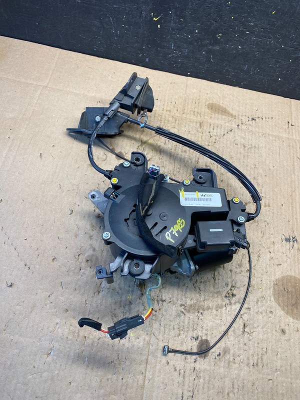 2007-2014 Kia Sedona Left Electric Power Sliding Door Motor Regulator P7965 DG