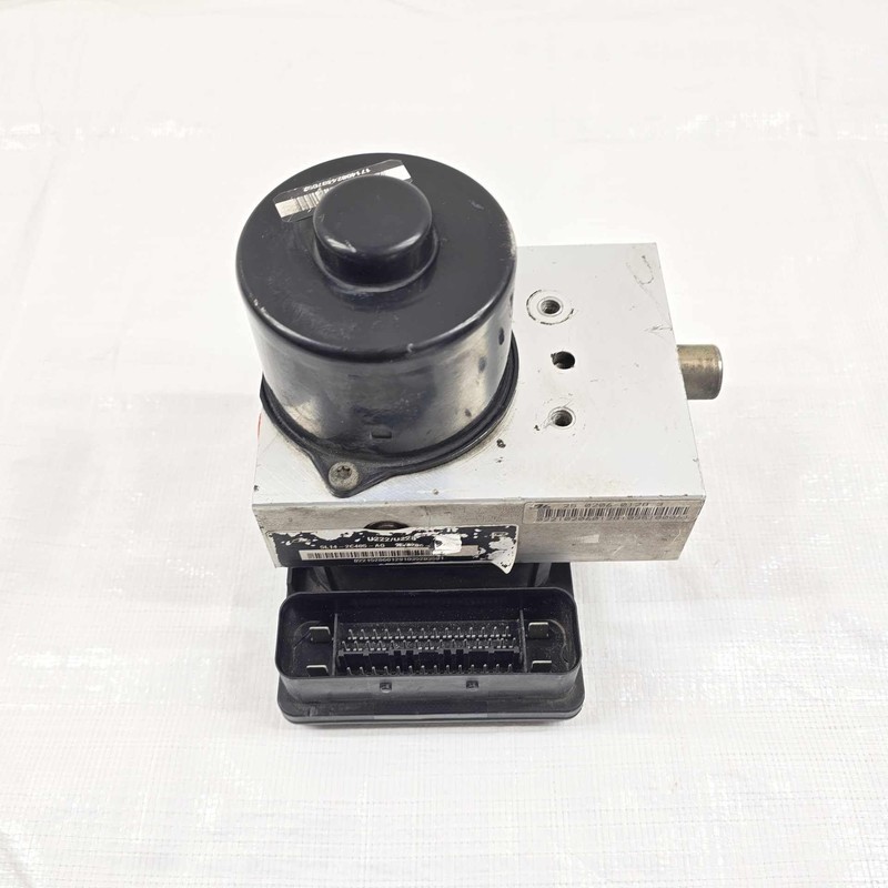 Lincoln Navigator ABS Anti-Lock Brake Pump Assembly 2005 P/N 5L1T2C219CE