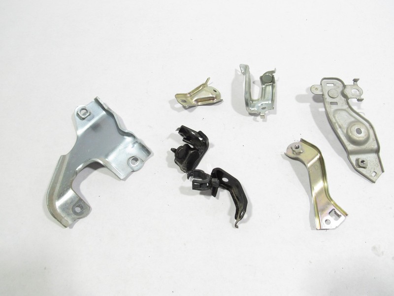 13-17 Lexus LS460 2014 Front Right Passenger Support Mount Bracket Set ;