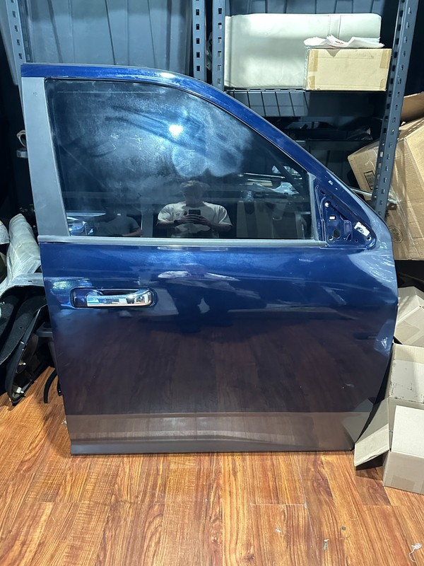 2017 Dodge Ram Crew Cab RH Passenger Front Door PBU BLUE Minor Dents