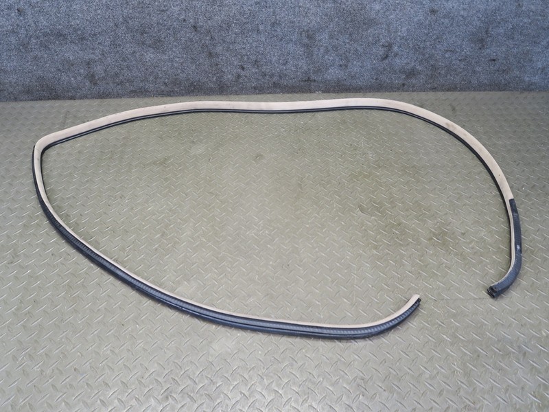 2003-2007 LEXUS UZJ100L LX470 FRONT LEFT DOOR WEATHERSTRIP RUBBER SEAL