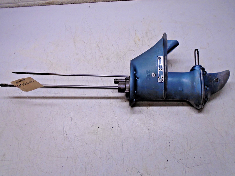 D 1950sLower unit Evinrude 5512 5 5.5 hp fishermanoutboard