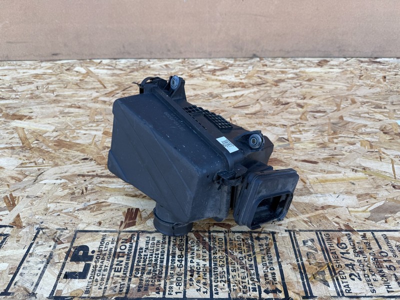 GENESIS G70 2019-2026 3.3T LEFT DRIVER SIDE AIR CLEANER INTAKE FILTER BOX OEM