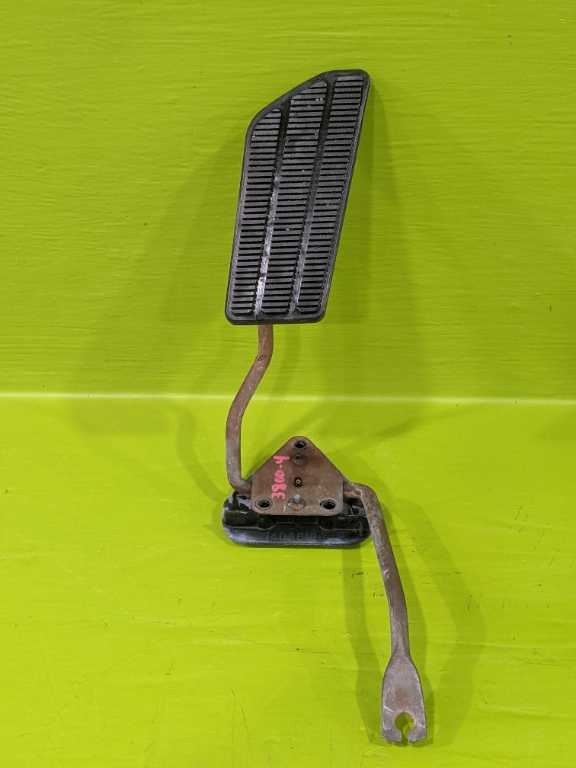 94 CHEVY GMC 1500 GAS ACCELERATOR PEDAL OEM 3800-4