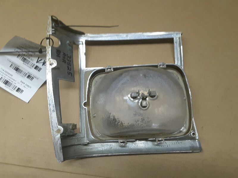84 85 86 87 88 89 90 91 92 93 94 95 96 JEEP CHEROKEE R. HEADLIGHT 100861