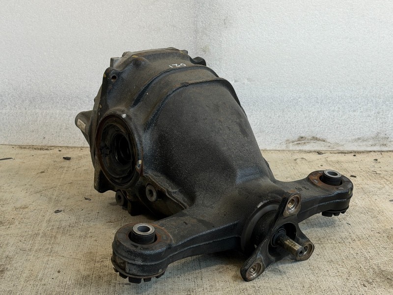 2001-2005 Lexus LS430 Rear Axle Differential Carrier OEM 107K MILES #021