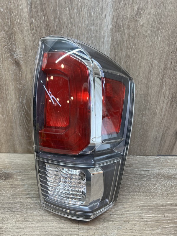 2020-2021 Toyota Tacoma RH TAIL LIGHT ASSY OEM