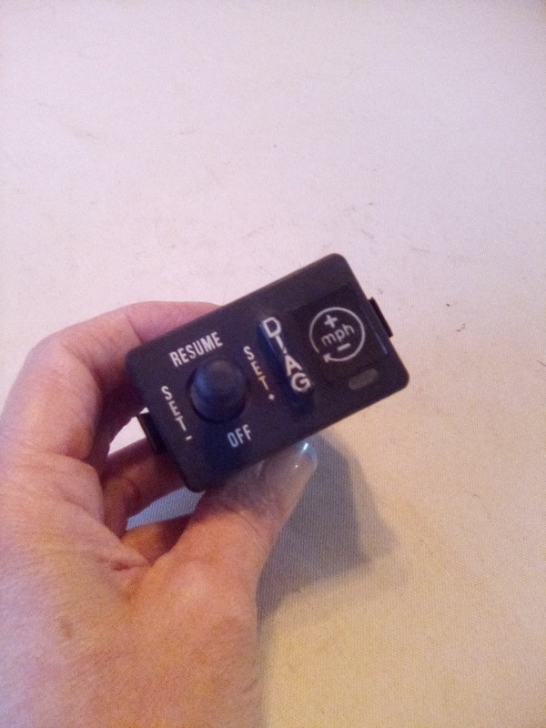 Volvo 8153625 Information Center Resume Switch